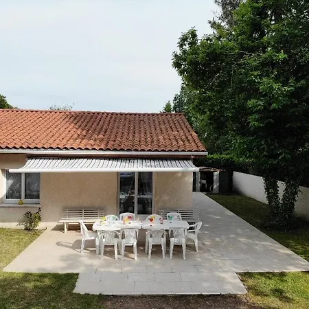 Prázdninový dům Maison 3 Avec Salle D'eau, Piscine