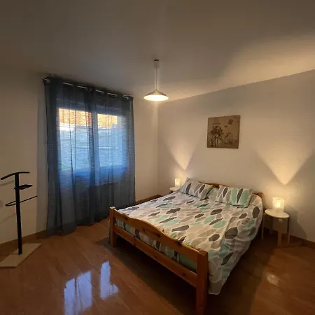 Hébergement de vacances Maison 3 Avec Salle D'eau, Piscine Royan