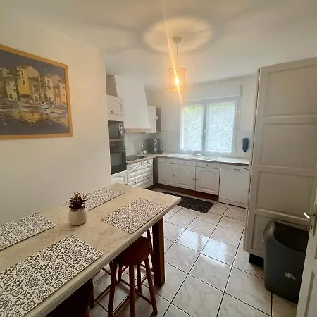 Prázdninový dům Maison 3 Avec Salle D'eau, Piscine