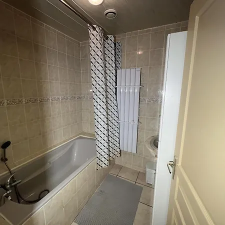 Prázdninový dům Maison 3 Avec Salle D'eau, Piscine Royan