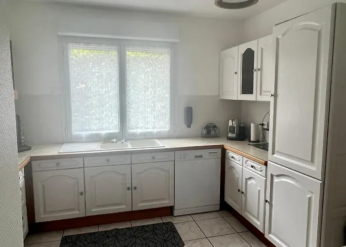 Maison 3 Avec Salle D'eau, Piscine *