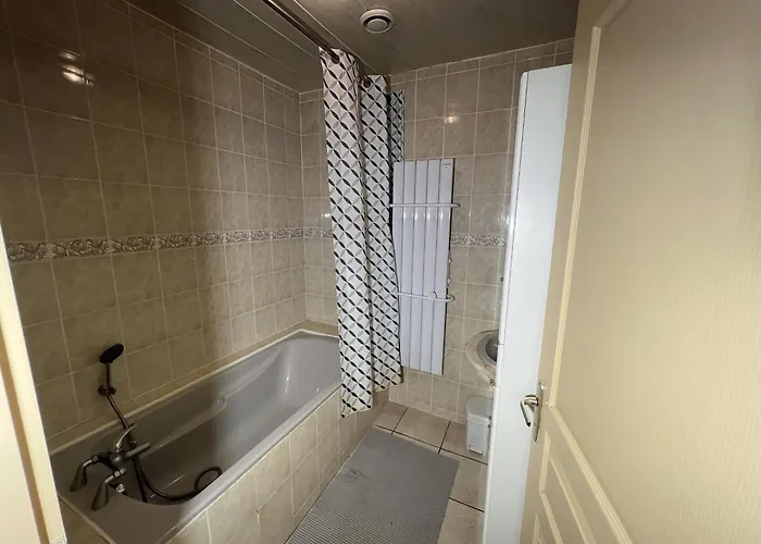 Vakantiehuis Maison 3 Avec Salle D'eau, Piscine Royan